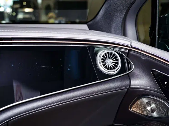 Mercedes-Benz EQS SUV — Фото автомобиля 22