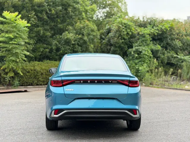 Geely Emgrand L — Фото автомобиля 5