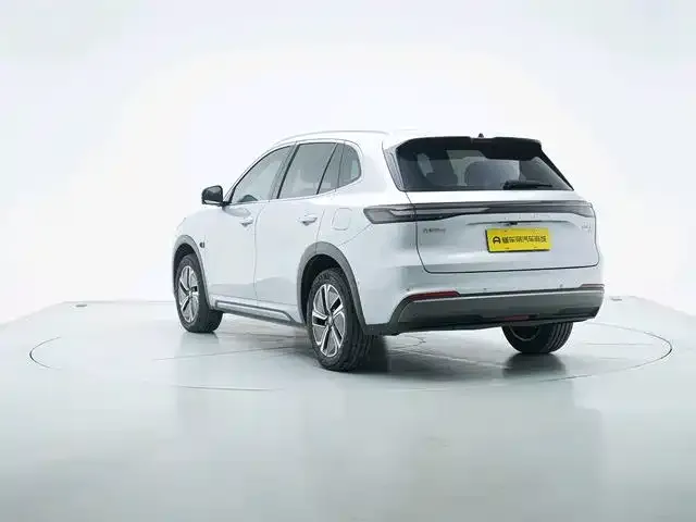 Geely Galaxy Starship 7 EM-i — Фото автомобиля 3