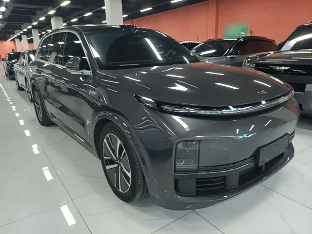 Li Auto L8 — Фото автомобиля 3