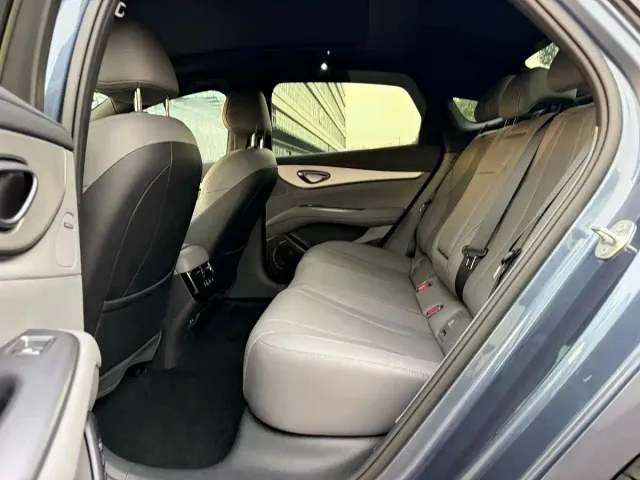 BYD Seal 07 DM-i — Фото автомобиля 11