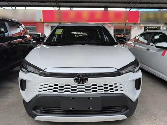 Toyota Corolla Cross — Фото автомобиля 2