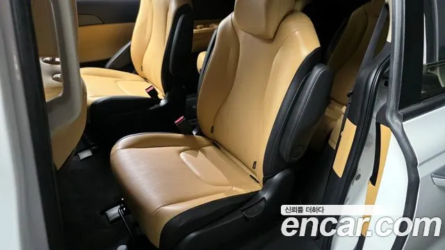 Kia Canival Carnival 4 поколение 9 мест Prestige — Фото автомобиля 11