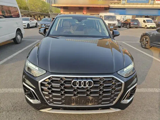 Audi Q5L — Фото автомобиля 2