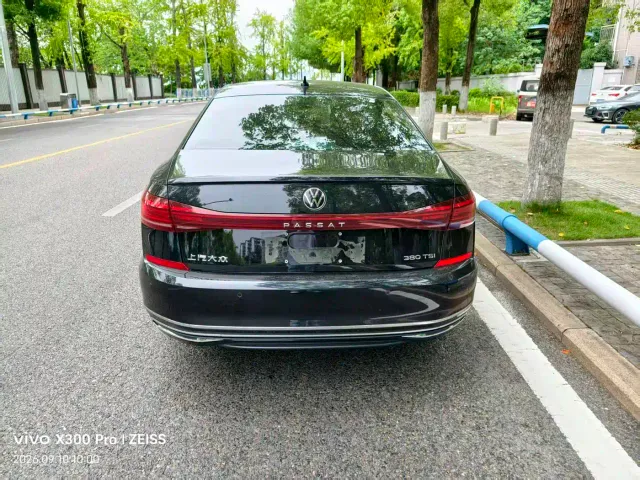 Volkswagen Passat — Фото автомобиля 8