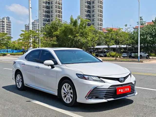 Toyota Camry — Фото автомобиля 2