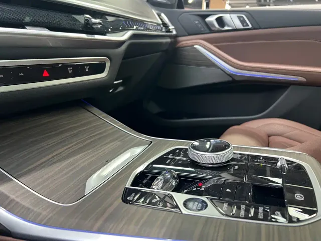 BMW X7 — Фото автомобиля 12
