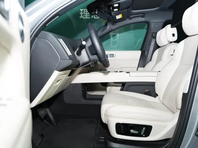 Li Auto L9 — Фото автомобиля 7