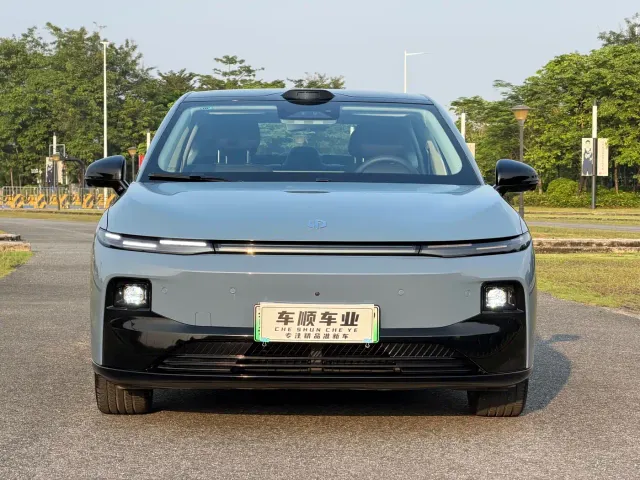 Leapmotor B01 — Фото автомобиля 2