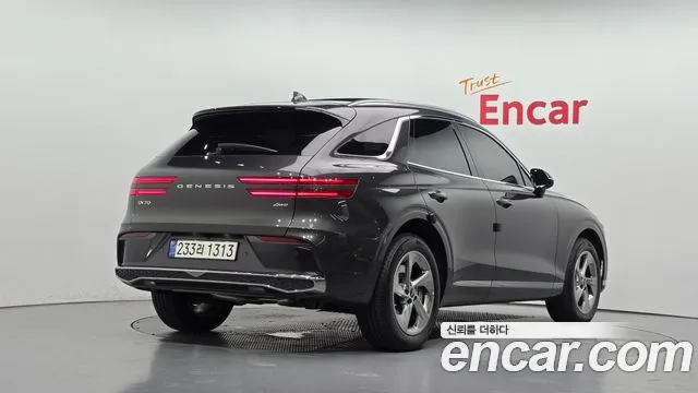 Genesis GV70 2.5T Бензин AWD — Фото автомобиля 2