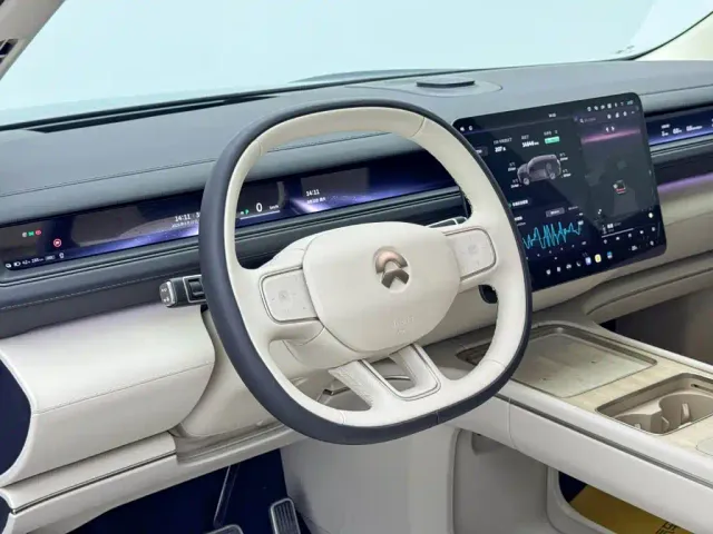 Nio ES8 — Фото автомобиля 12