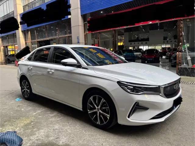Geely Emgrand — Фото автомобиля 3