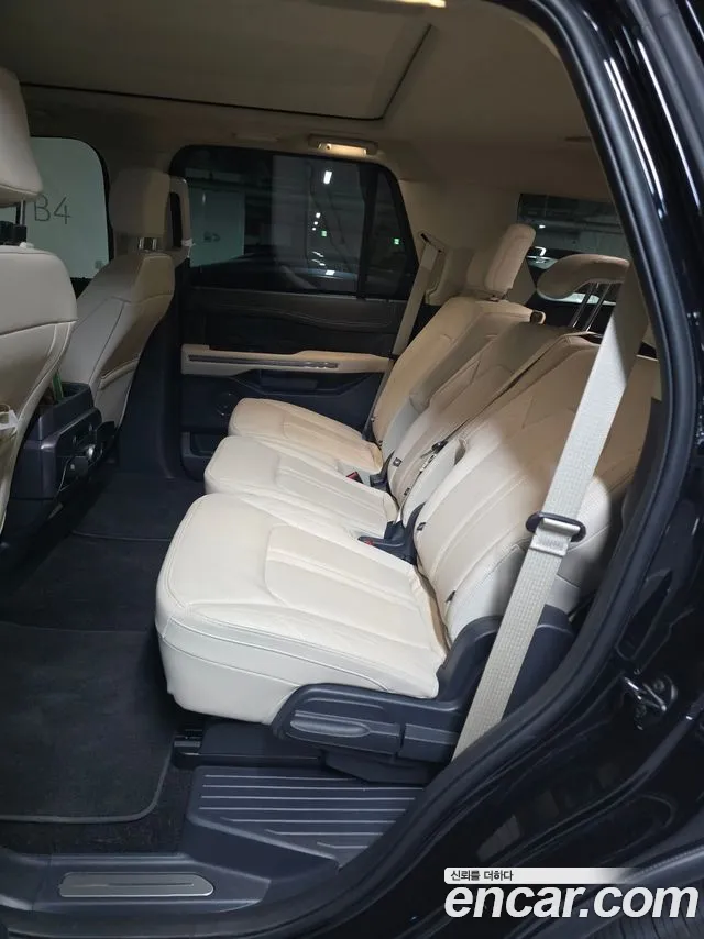 Ford Expedition — Фото автомобиля 11