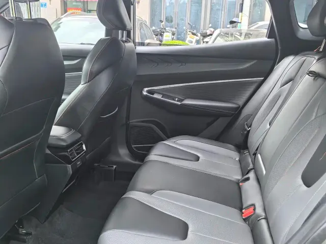 Geely Boyue — Фото автомобиля 9