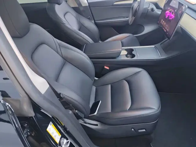 Tesla Model Y — Фото автомобиля 24