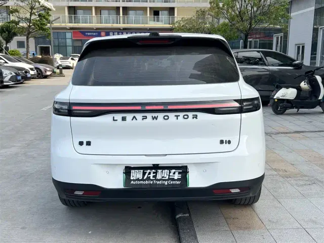 Leapmotor B10 — Фото автомобиля 8
