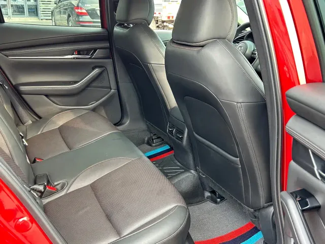 Mazda Axela — Фото автомобиля 16