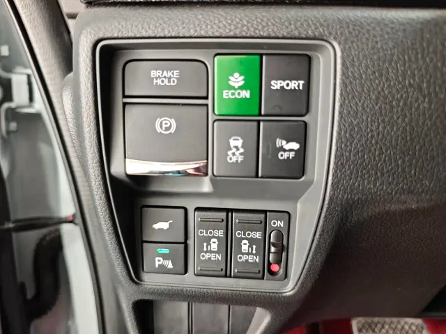 Honda Elysion — Фото автомобиля 11