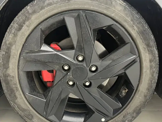 Hyundai Elantra — Фото автомобиля 13