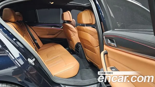 BMW 5-Series — Фото автомобиля 11