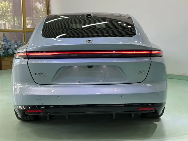 NIO NIO ET5 2025 75kWh — Фото автомобиля 4
