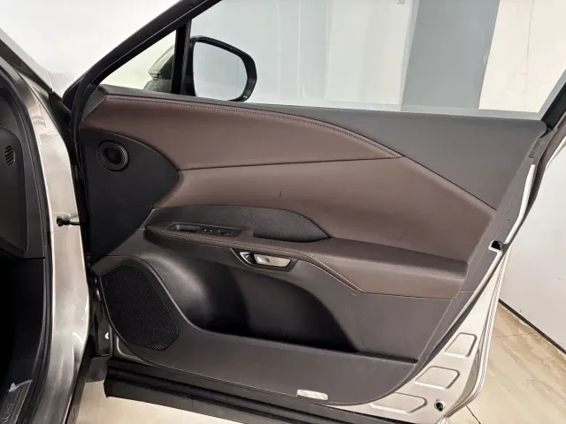 Lexus RX — Фото автомобиля 25