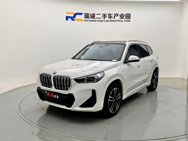 Фотография автомобиля — BMW X1