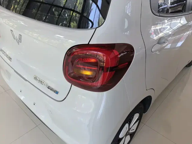 Wuling Motors Hongguang MINIEV 2025 4-Door Advanced — Фото автомобиля 7