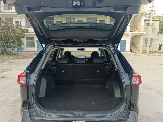 Toyota Wildlander — Фото автомобиля 14
