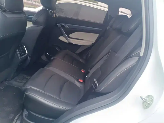 Geely Boyue — Фото автомобиля 13