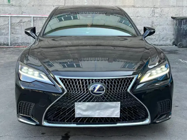 Фотография автомобиля — Lexus LS