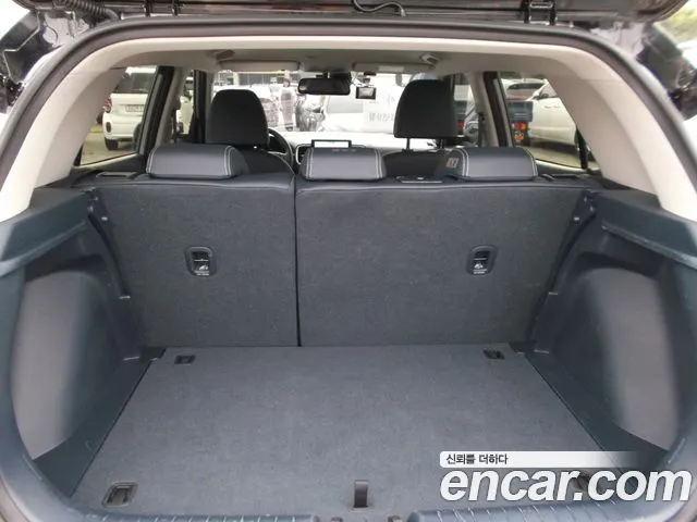 Hyundai Venue — Фото автомобиля 16