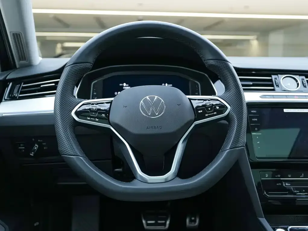 Volkswagen Magotan 2023 Model 2 Million Commemorative Edition 330TSI DSG Luxury — Фото автомобиля 20
