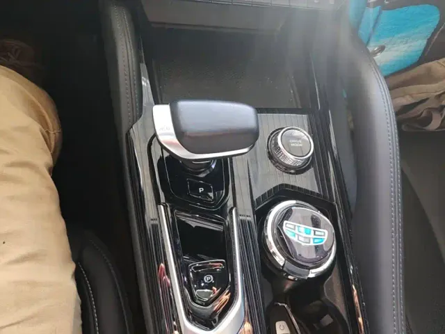 Geely Xingyue L — Фото автомобиля 13