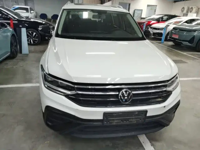 Volkswagen Tiguan L — Фото автомобиля 2