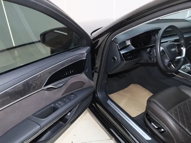 Audi A8 — Фото автомобиля 17