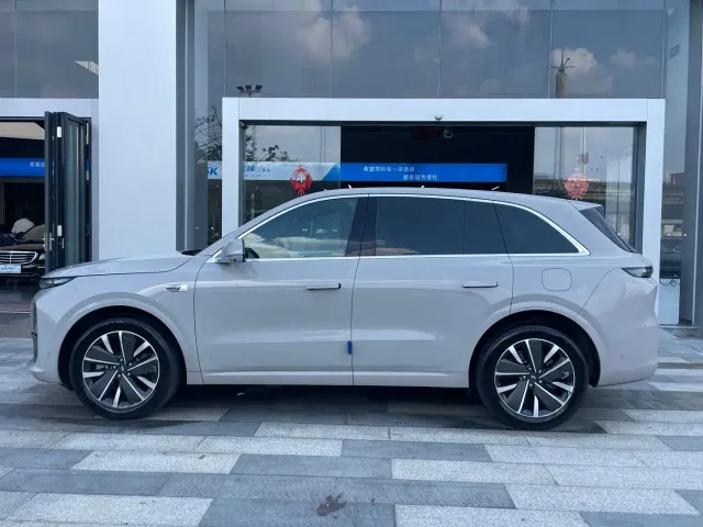 Li Auto L6 — Фото автомобиля 3