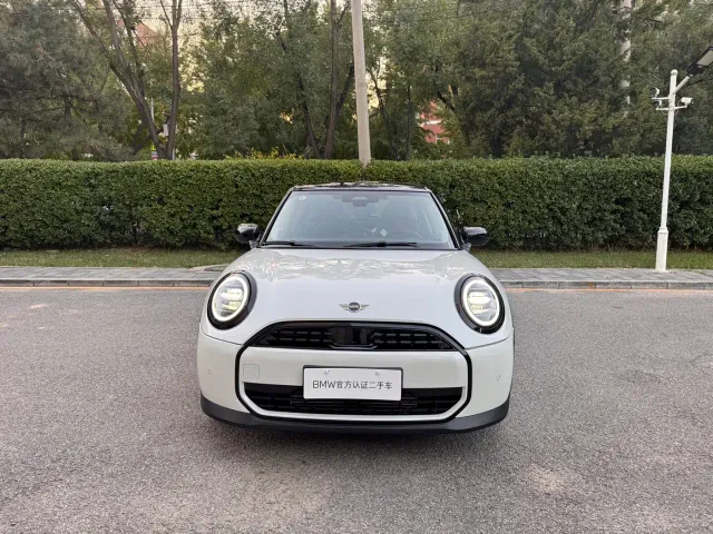 MINI Hatch — Фото автомобиля 2