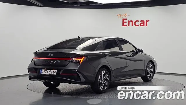 Hyundai Avante — Фото автомобиля 2