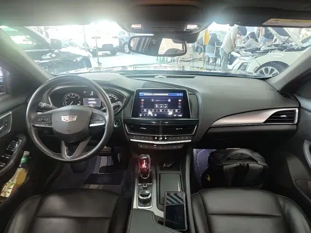 Cadillac CT5 — Фото автомобиля 9