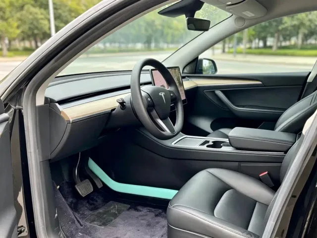 Tesla Model Y — Фото автомобиля 5
