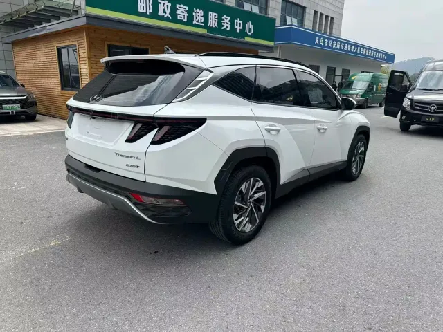 Hyundai Tucson — Фото автомобиля 10