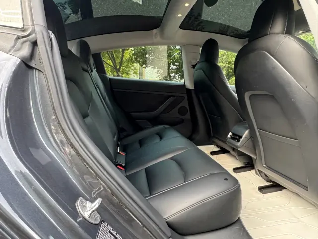 Tesla Model 3 — Фото автомобиля 7