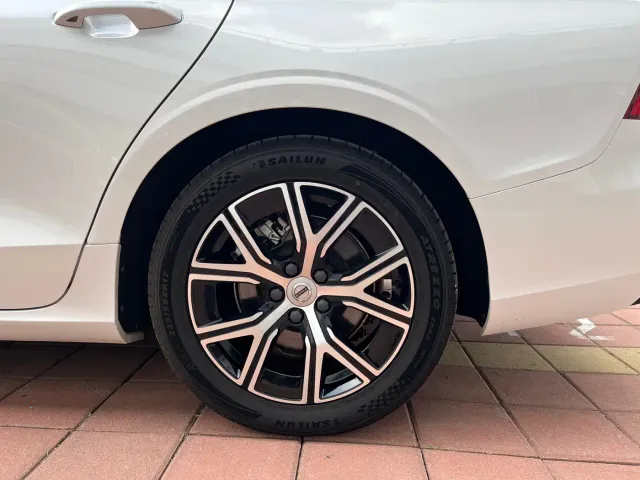 Volvo S60 — Фото автомобиля 19