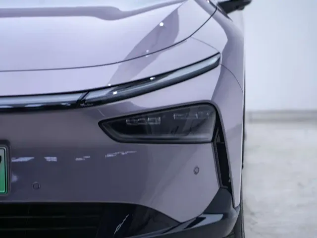 Xpeng P7+ — Фото автомобиля 24