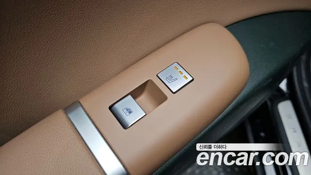 Hyundai Grandeur Grandeur (GN7) 3.5 Бензин 4WD — Фото автомобиля 18