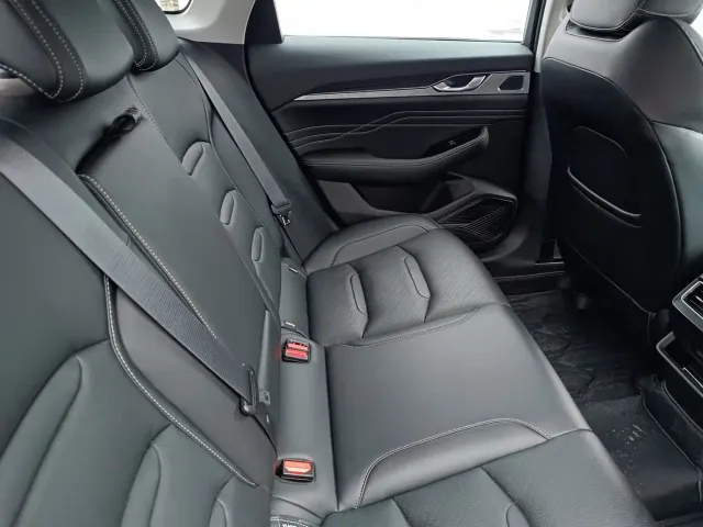 Geely Xingrui — Фото автомобиля 17