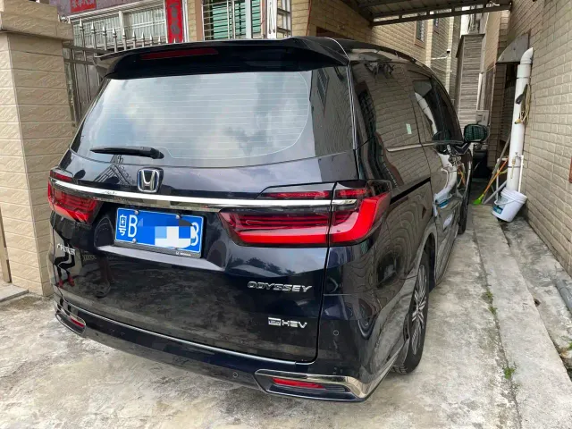 Honda Odyssey — Фото автомобиля 4