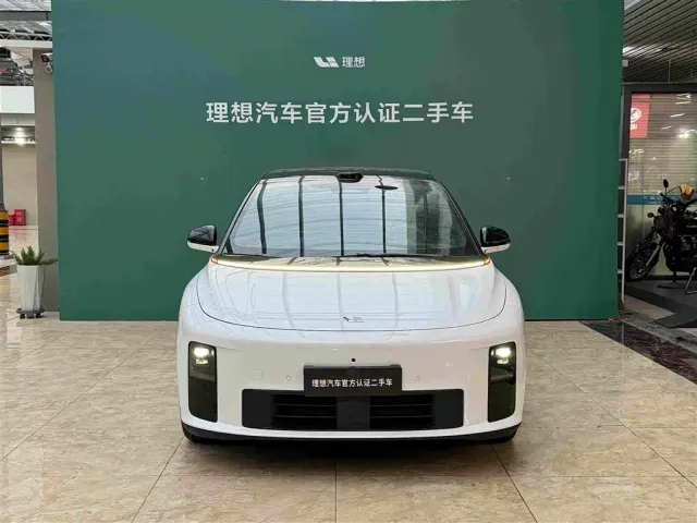 Li Auto i6 — Фото автомобиля 2