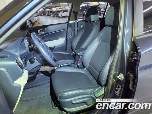 Hyundai Venue — Фото автомобиля 13